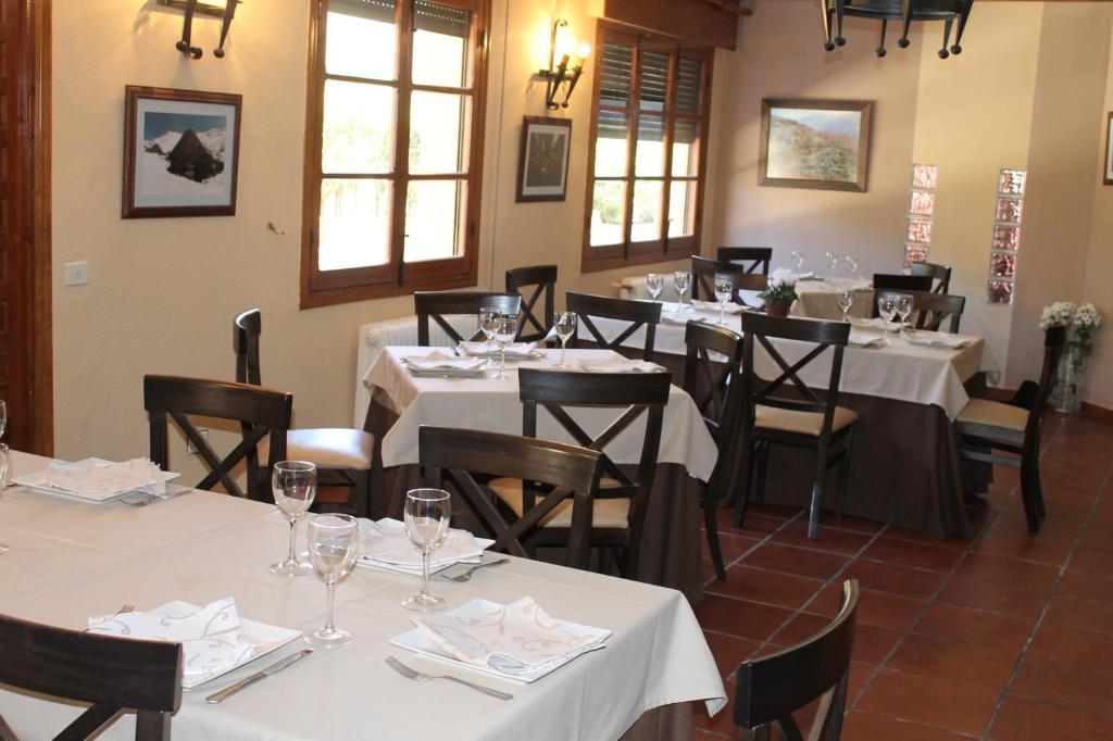Hotel Valle Del Jerte Los Arenales Buitenkant foto
